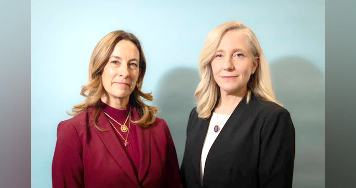Las candidatas demócratas Abigail Spanberger y Mikie Sherrill ganaron las gubernaturas de Virginia y Nueva Jersey, respectivamente.