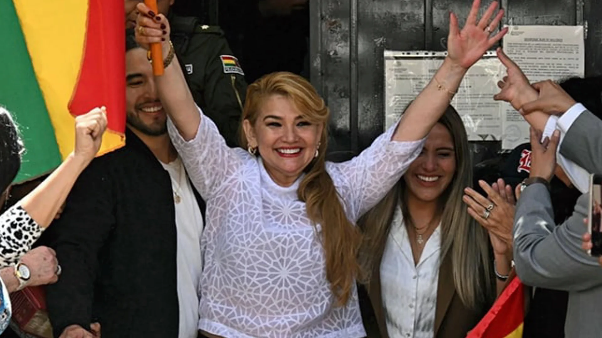 Expresidenta de Bolivia Jeanine Áñez sale de prisión tras anulación de condena y cinco años tras las rejas