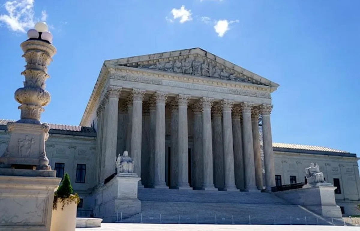 Revés para la Comunidad Trans y No Binaria: Pasaportes deberán reflejar el género de nacimiento