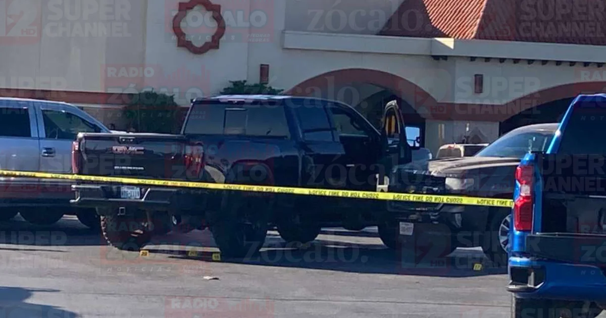 Es un agente de la ley del estado de Texas, quien también se encuentra herido