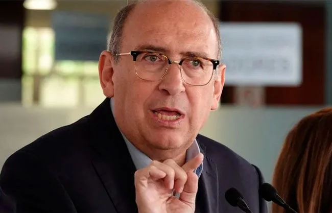 Morena busca adelantar revocación de mandato a elecciones de 2027, Monreal defiende