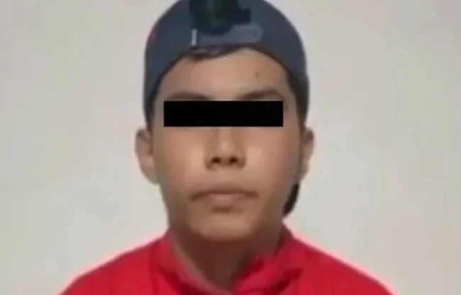 Un adolescente que desaparecido en abril, reapareció en un video para acusar que el CJNG recluta a otros menores de edad mediante engaños.