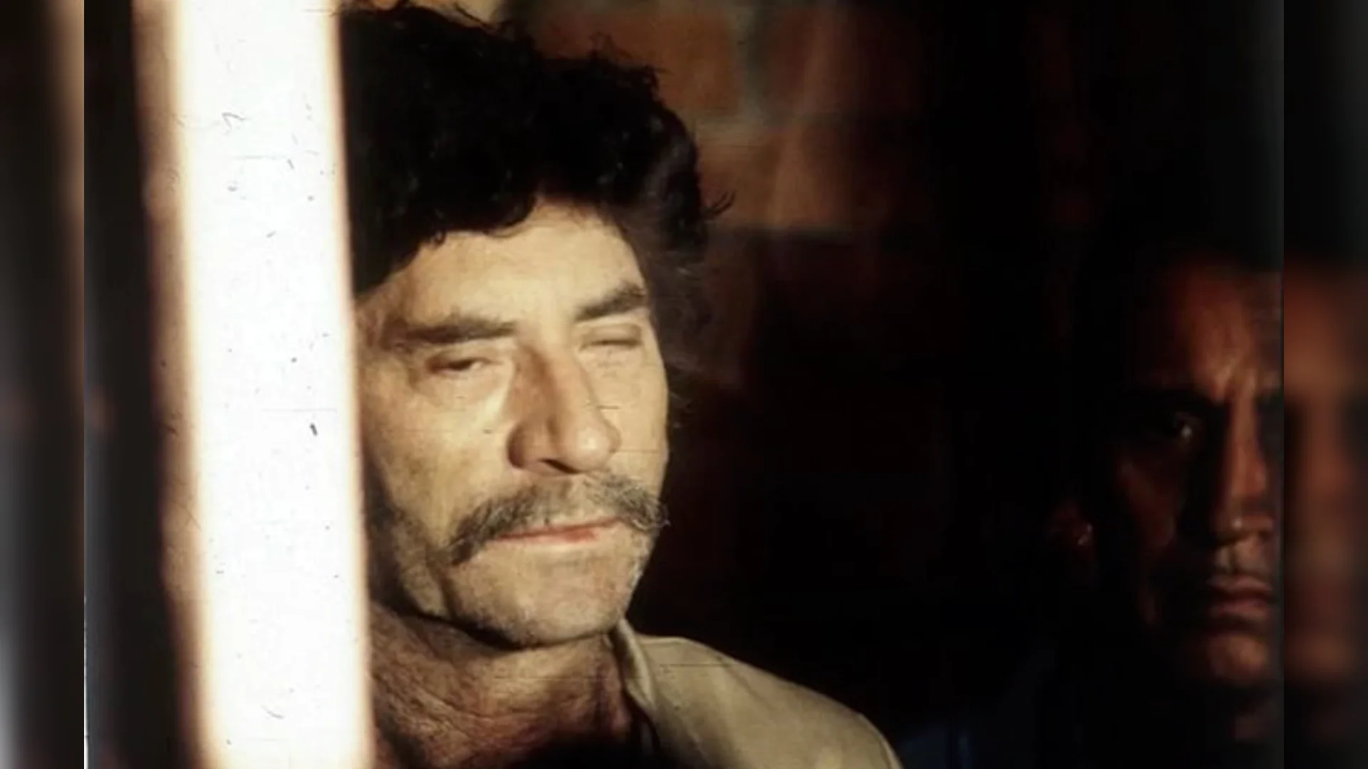 El líder histórico del narcotráfico presentó una demanda de amparo para que la FGR levante el aseguramiento de sus cuentas y le devuelvan los recursos.