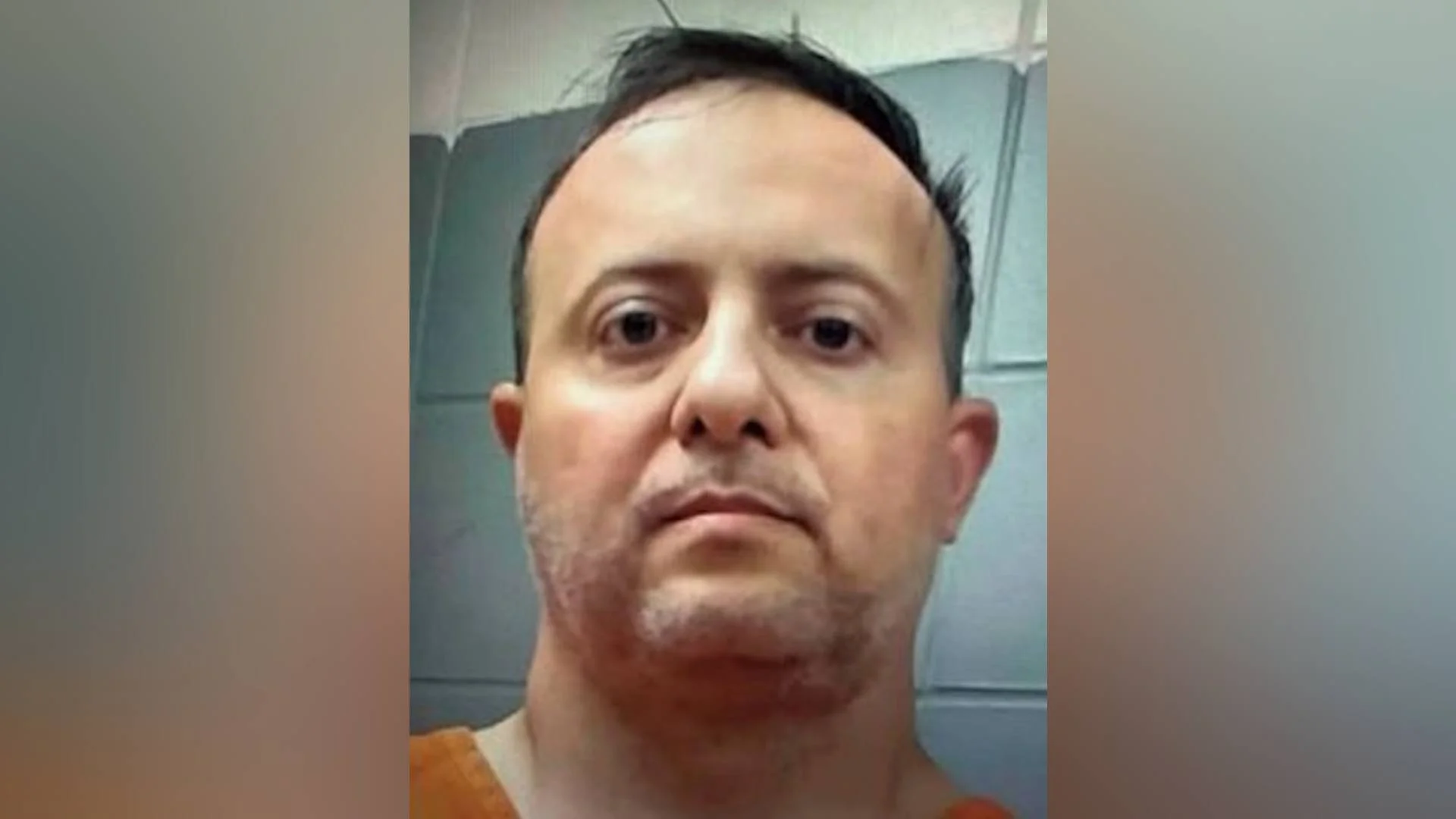 Registraba entrada a su trabajo, pero no cumplía con su jornada y sí cobraba su salario.