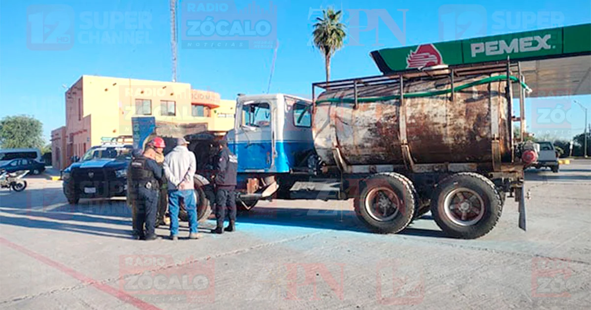 De acuerdo a personal de Protección Civil, solo se registran daños materiales en el tractor de la unidad.