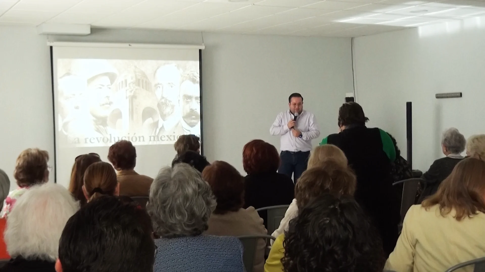 El expositor destacó que previo, a la citada fecha, se registraron tres movimientos armados en Coahuila: uno en Jiménez, otro en Las Vacas, hoy Acuña y uno mas en Viesca, impulsado por el Movimiento Magonista, que encabezaban los hermanos Flores Magón.