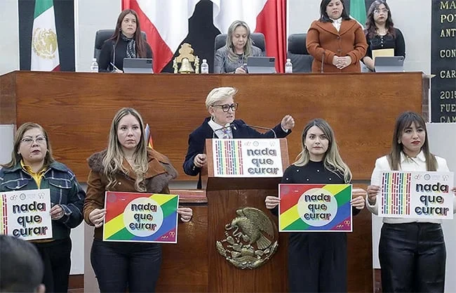 Con las enmiendas se tipifica como delito las prácticas que pretenden corregir la orientación sexual de las personas