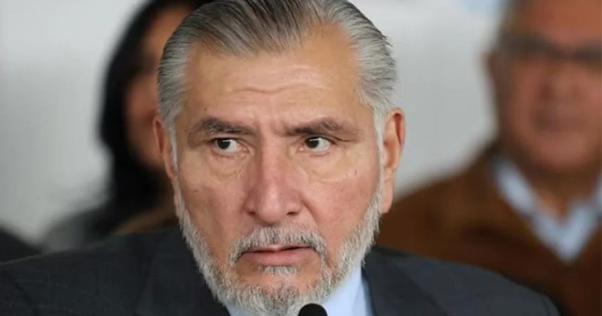 El líder de Morena en el Senado señaló al empresario Ricardo Salinas Pliego de estar detrás de la marcha de la Generación Z