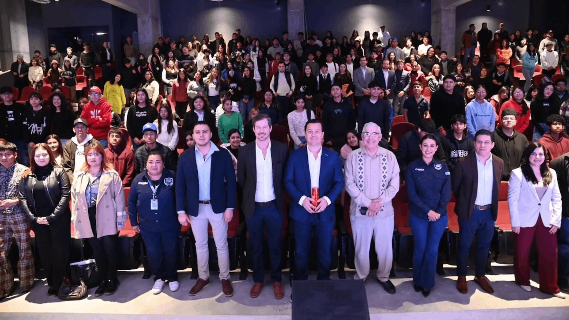 El Fiscal General del Estado de Coahuila impartió la conferencia “A Coahuila lo Cuidamos Todos” a estudiantes de la Universidad Carolina en Saltillo.