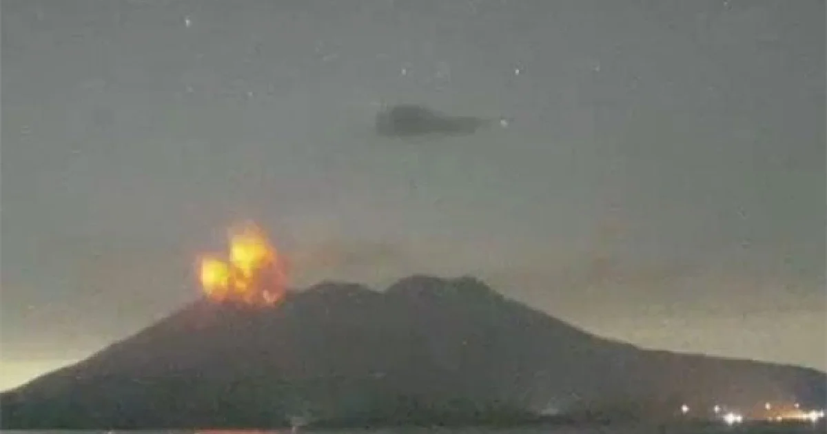 De momento no se han registrado daños, aunque la agencia meteorológica japonesa emitió un aviso por ceniza