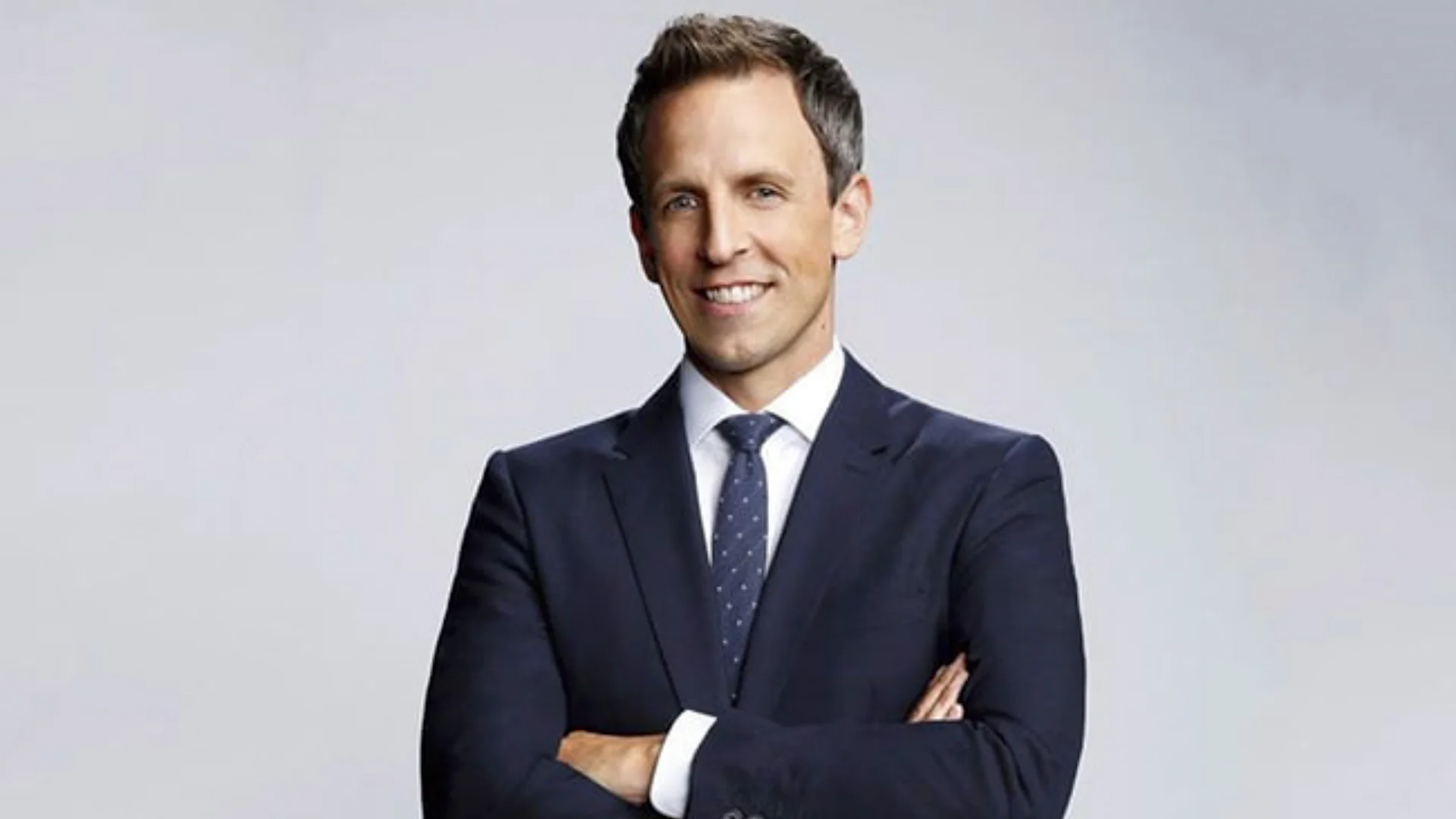 Trump exige a NBC que despida al comediante Seth Meyers por bromear sobre sus vínculos con Epstein