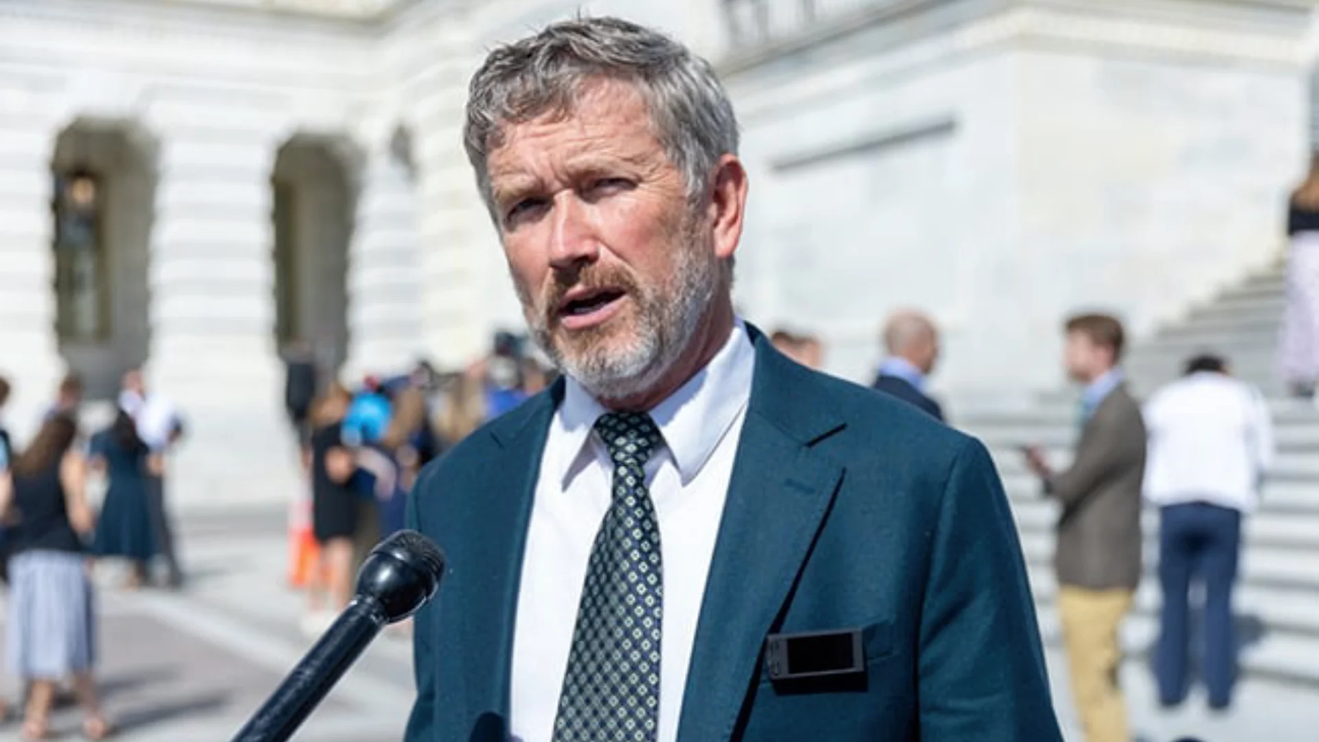 El republicano Thomas Massie afirmó que Trump se opone a la publicación de los archivos para proteger ‘a un grupo de amigos ricos y poderosos’.