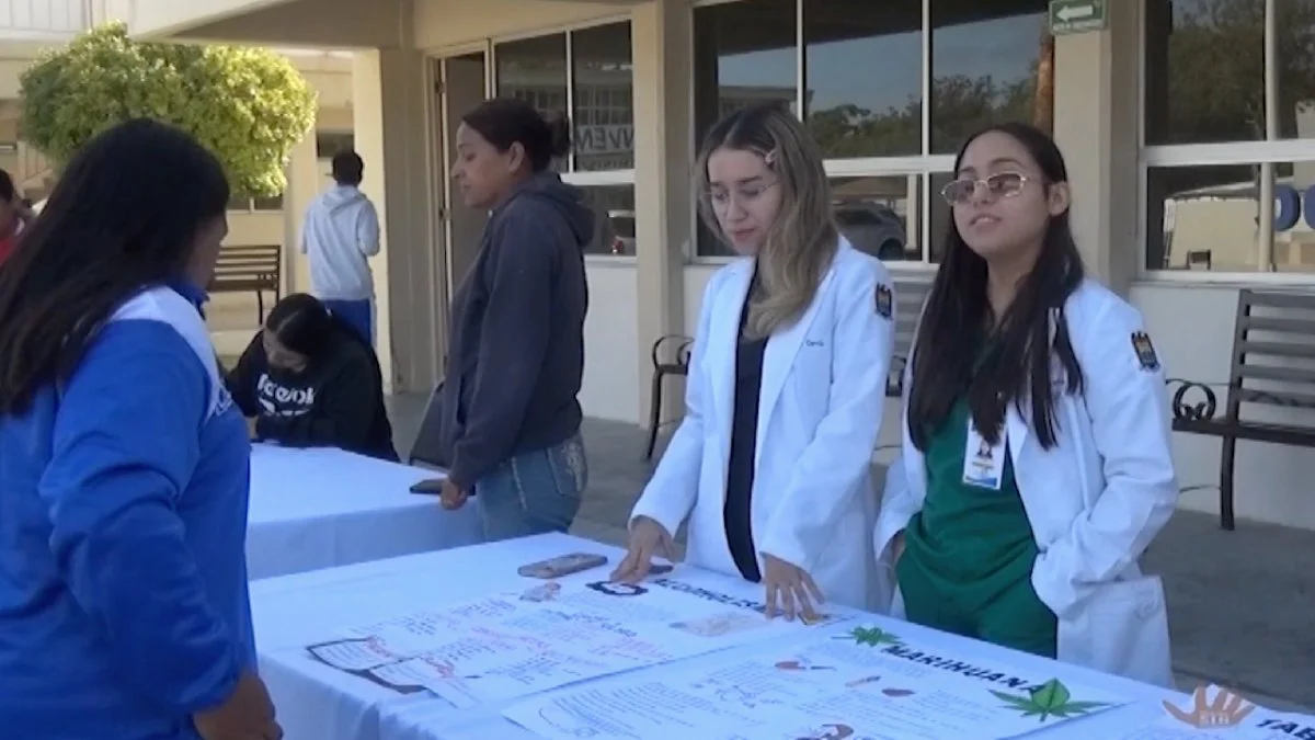 Llevan a alumnos de la prepa Colosio brigada sobre uso nocivo de bebidas alcohólicas