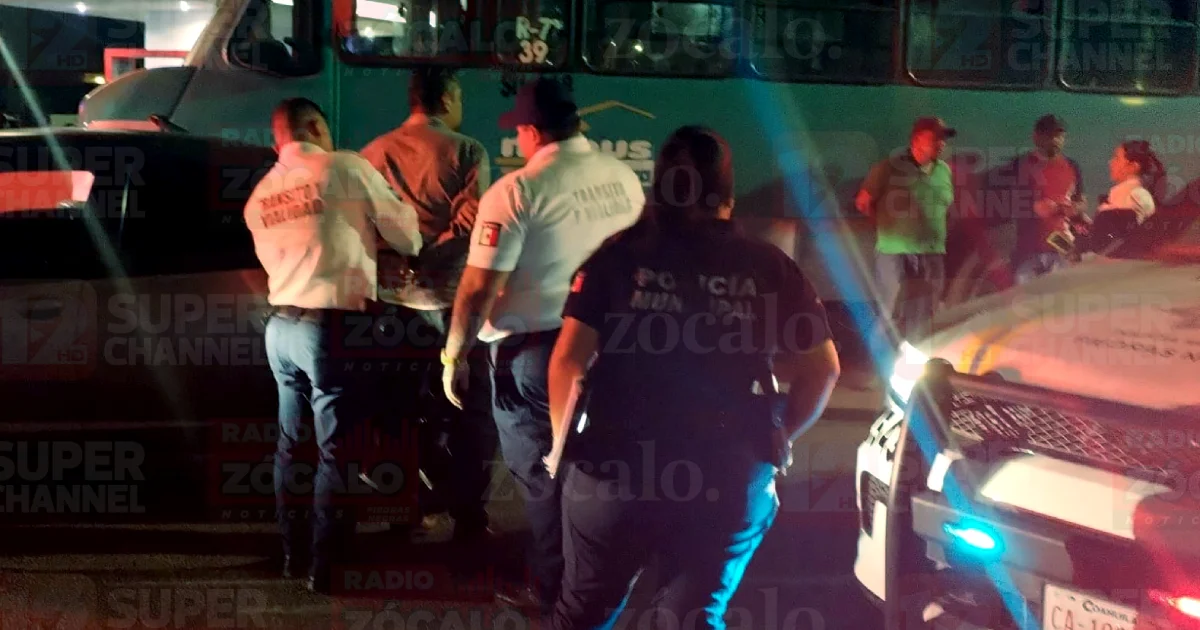 Detienen a conductor ebrio tras chocar contra camión