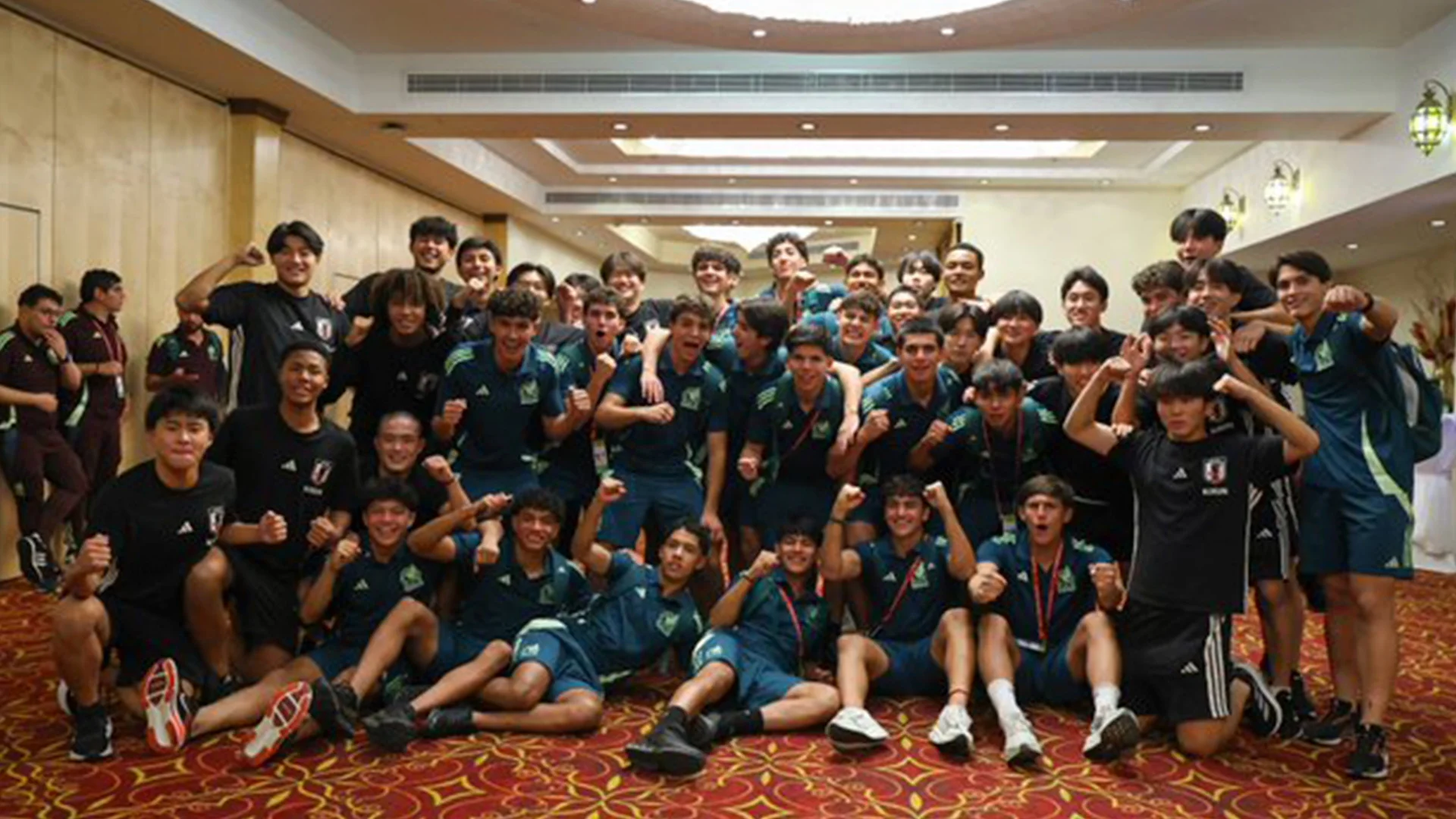 Dos selecciones han forjado un vínculo genuino en la Copa Mundial Sub-17 de la FIFA y se están apoyando mutuamente.