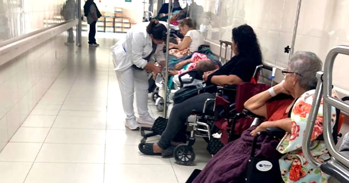En la Clínica 67 del IMSS en Apodaca el concepto de "urgencia" parece no existir, al menos así lo consideran familiares.