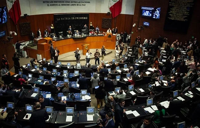 Oposición anuncia su voto a favor; se llevará este miércoles al pleno del Senado.