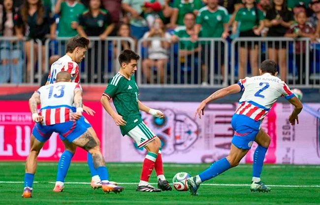 Ahora en el Alamodome de Texas, los 28, mil 076 aficionados reprocharon con abucheos el accionar del equipo de Javier Aguirre