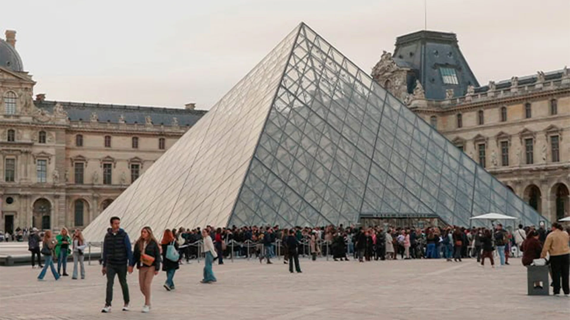Se han puesto en marcha una veintena de medidas urgentes para asegurar el museo, incluida la instalación de un centenar de cámaras perimetrales.
