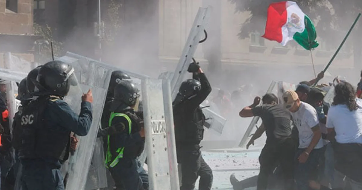 Vinculan a proceso a tres jóvenes de la marcha Gen Z por homicidio en tentativa