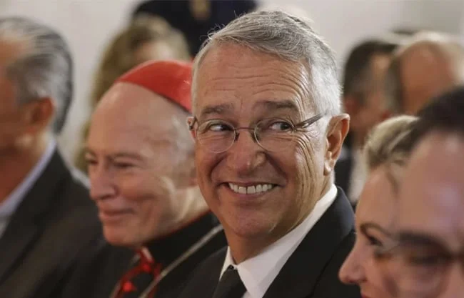 El magnate aseguró que la presidenta ejerció “extorsión y censura”