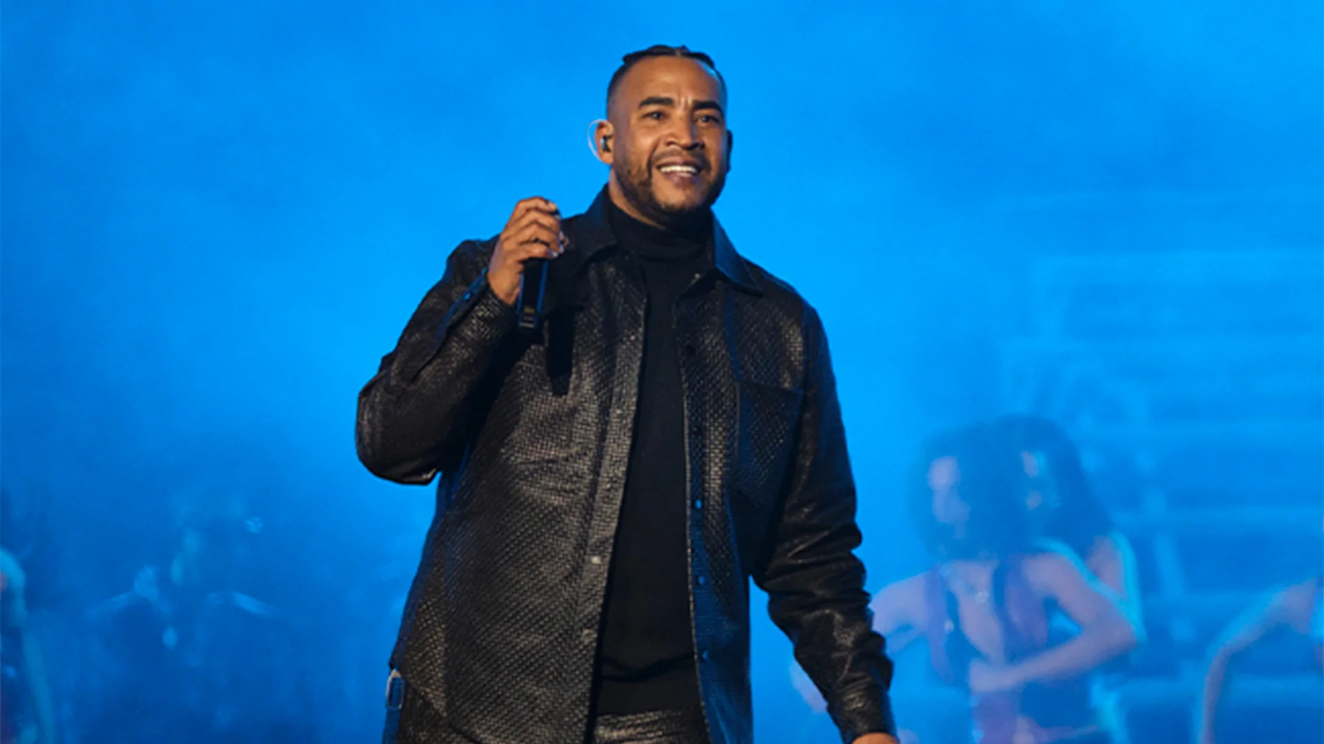 Don Omar, quien se retirará de los escenarios en 2026, emocionó a 79 mil personas en el Autódromo Hermanos Rodríguez en el Flow Fest 2025.
