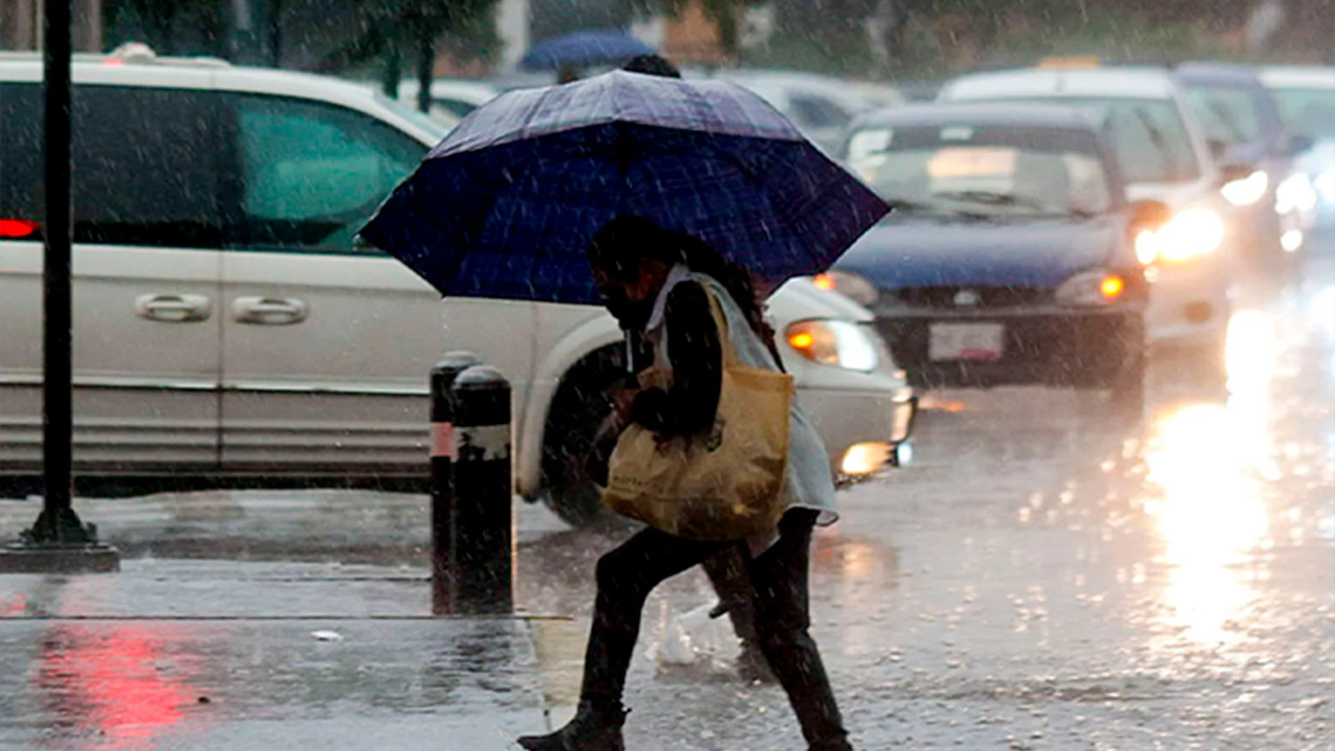 La Coordinación Nacional de Protección Civil (CNPC) alertó que en los próximos tres días se presentarán fuertes lluvias en 11 estados.