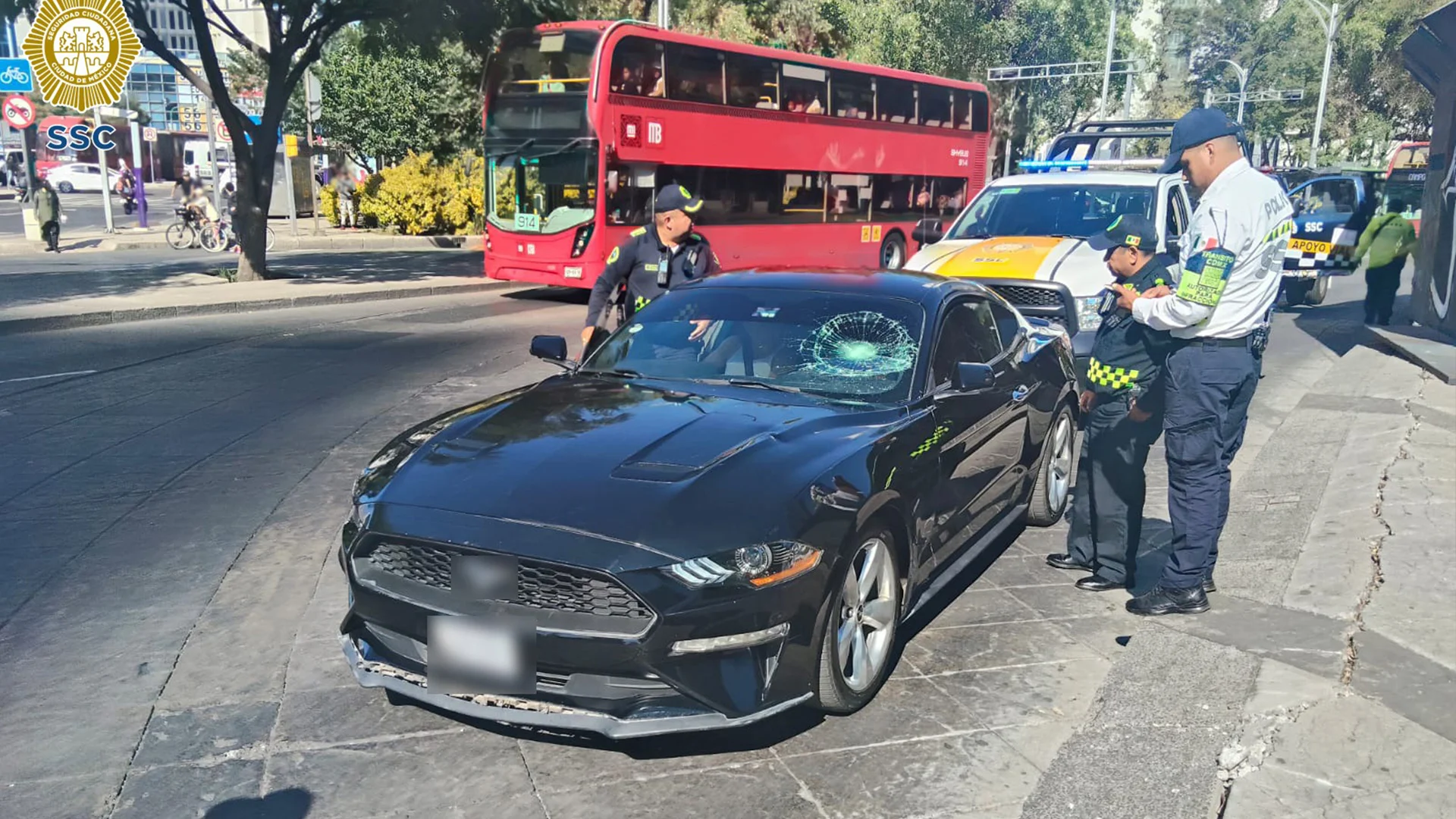 Un auto atropelló a 5 personas al intentar huir de una turba en evento del streamer “Shifu” y “El Bogueto”.