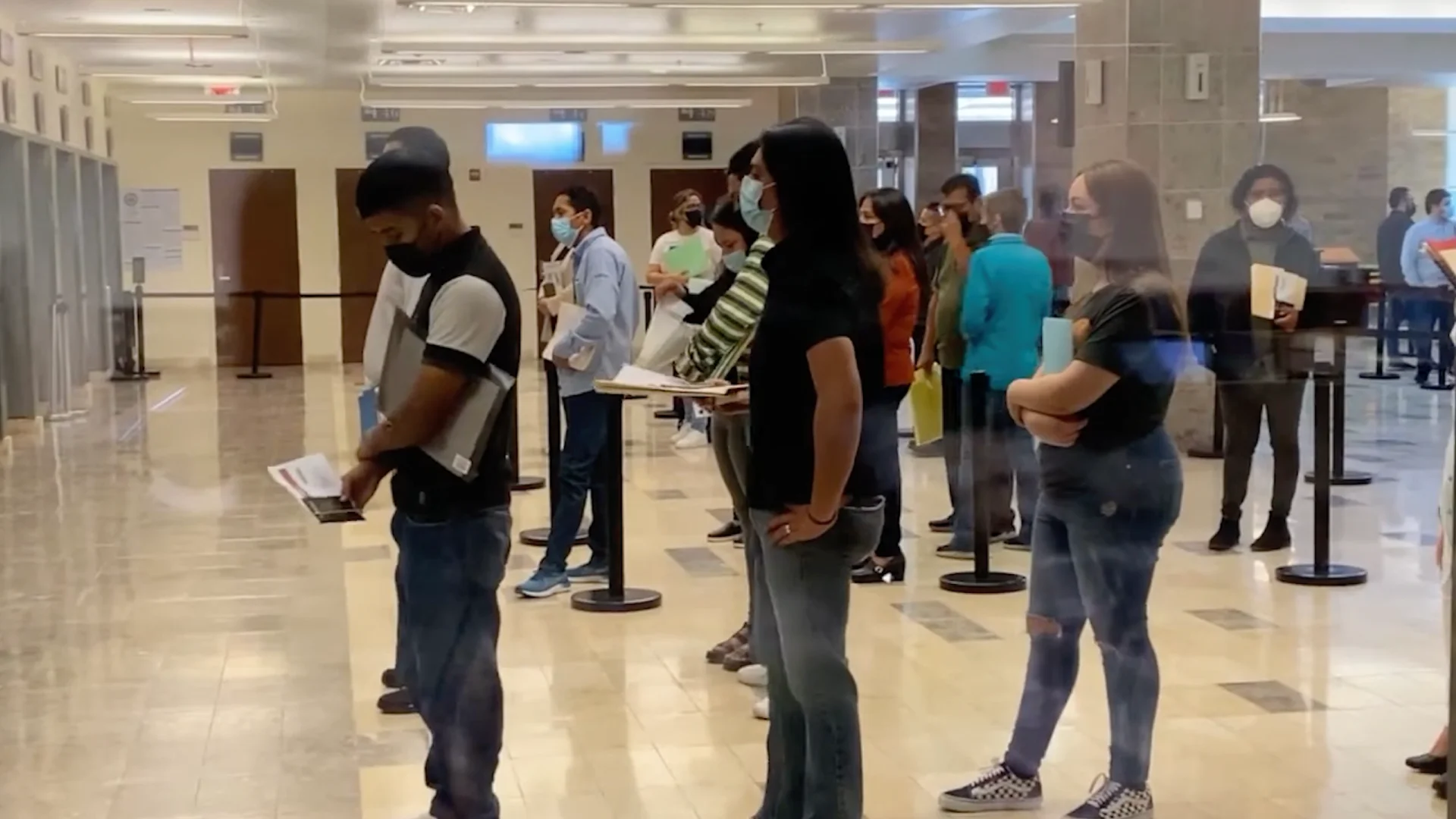 De acuerdo a la última información, sería hasta enero del 2026, cuando ya se ajusten los precios por obtener el documento oficial, los cuales ya fueron autorizados en su momento