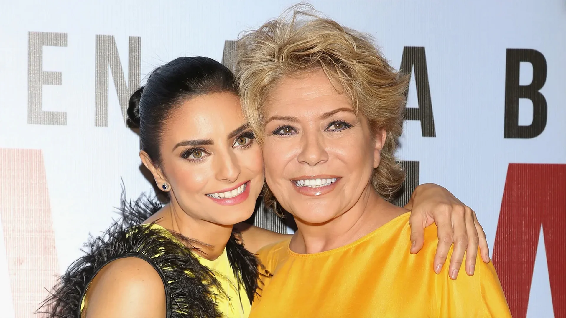 Gabriela Michel, madre de Aislinn Derbez, falleció a los 65 años de edad, confirmaron dos personas de su equipo de trabajo.