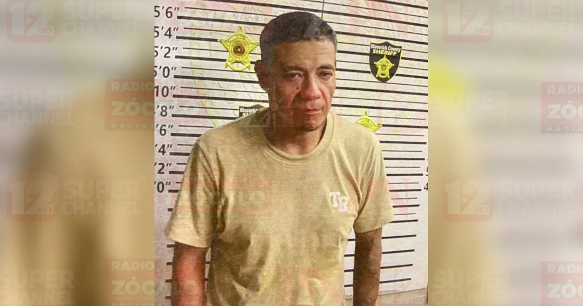 Novio la retiene para que no se fuera de la casa