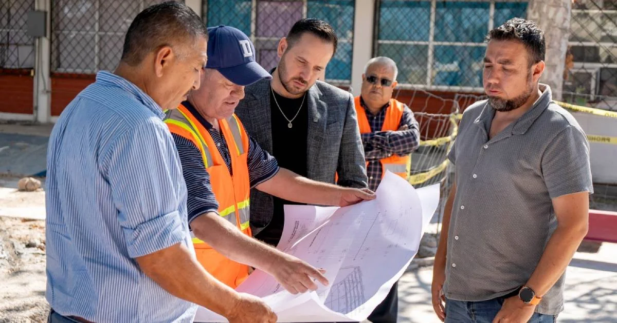 Alcalde Jacobo Rodríguez supervisa avance de obras