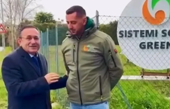 Salta a un pantano en Italia para salvar a un abuelito y descubre que era su ex jefe