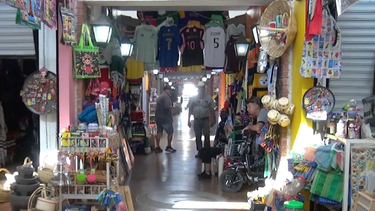 Comerciantes y locatarios del Mercado Zaragoza esperan llegada de paisanos por Acción de Gracias