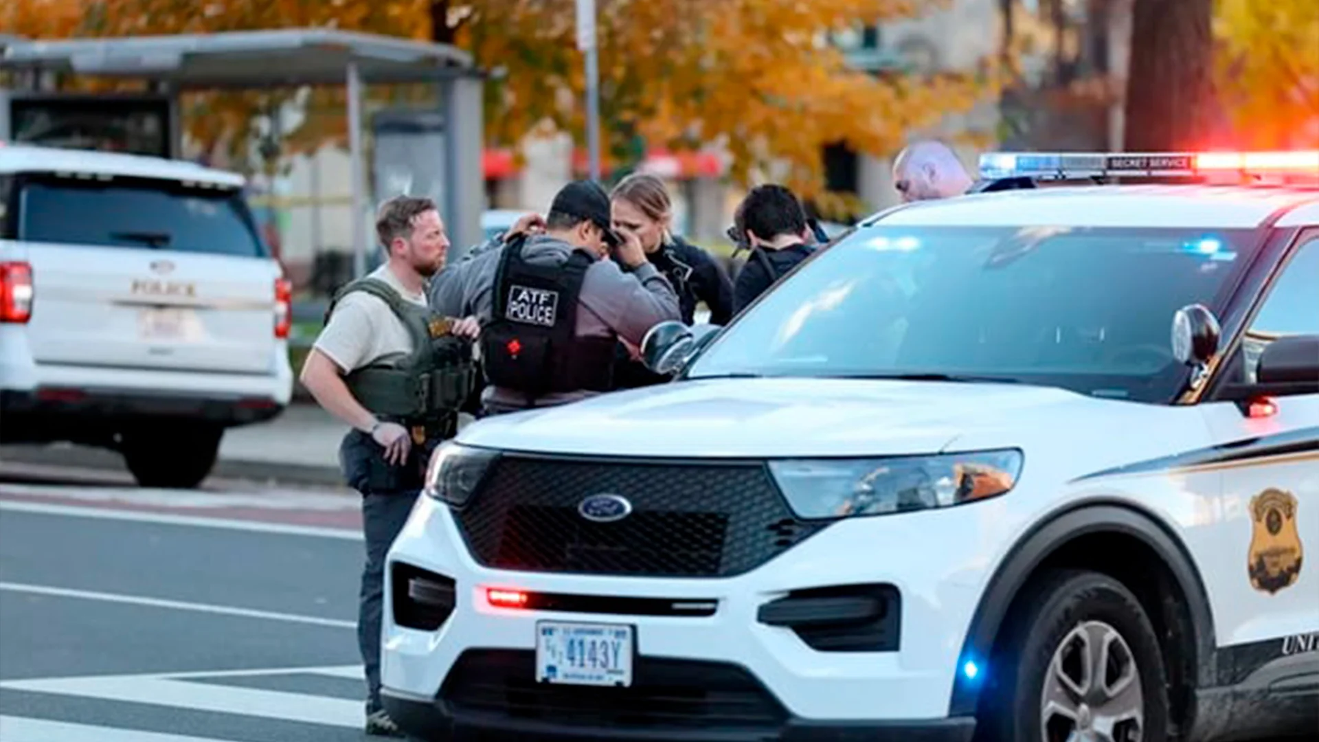 El incidente ocurrió en una estación de metro ubicada a unos 500 metros de la Casa Blanca. Ambos soldados estaban armados en el momento del ataque.