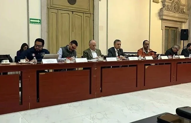 La negociación en la Segob lleva hoy más de seis horas