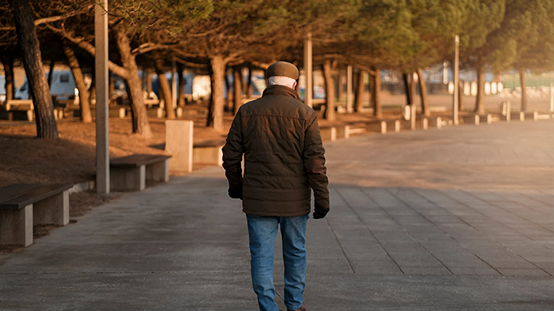 Durante el invierno las personas adultas mayores son vulnerables a experimentar sentimientos de soledad o aislamiento.
