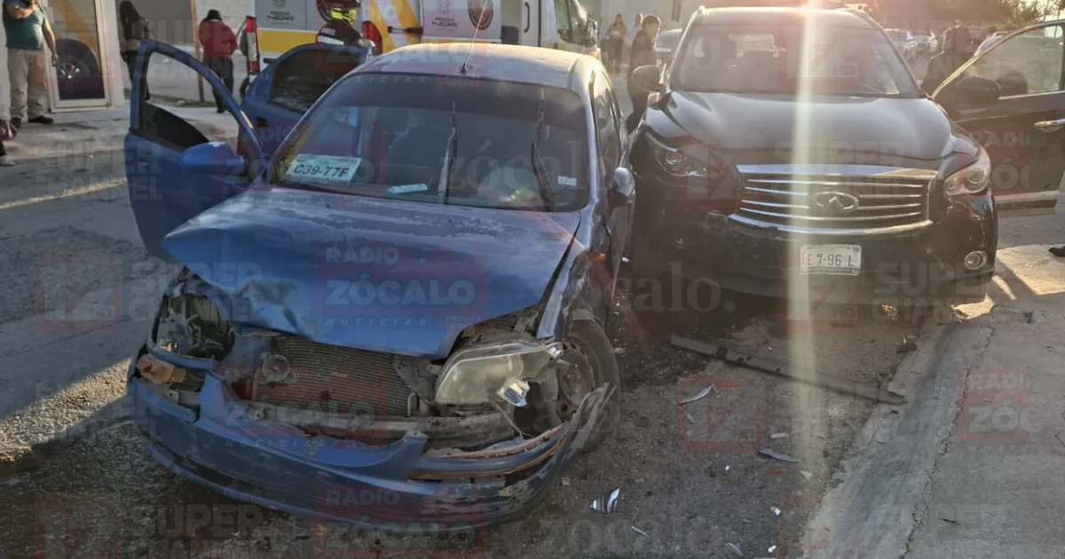 Fuerte choque en Villas del Carmen deja una mujer lesionada