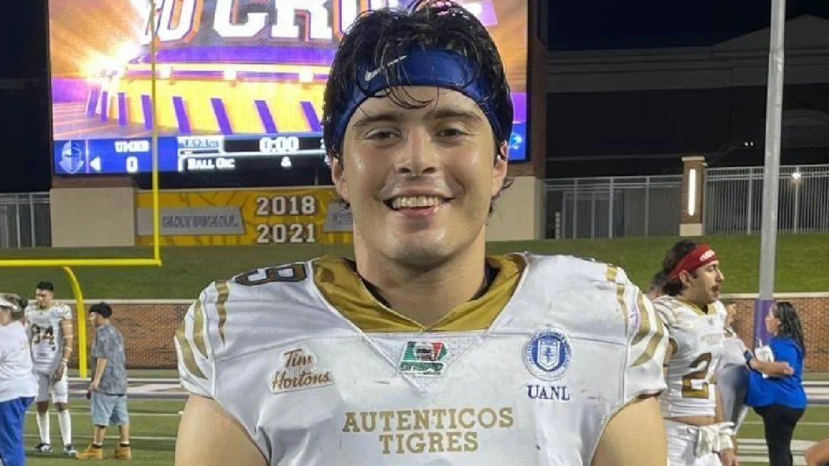 Reconocen a nigropetense Adrián Díaz: Es campeón de futbol americano con los Auténticos Tigres de la UANL