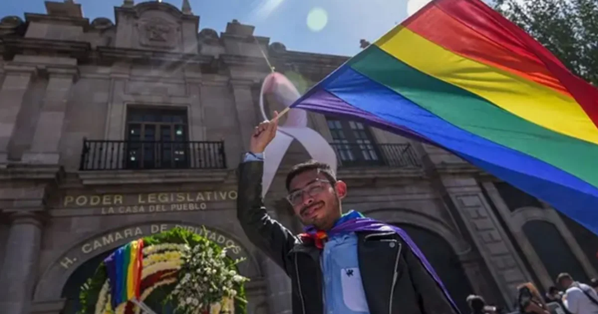 El Legislativo local aprobó la modificación que la definición de matrimonio en el estado sea la unión entre dos personas