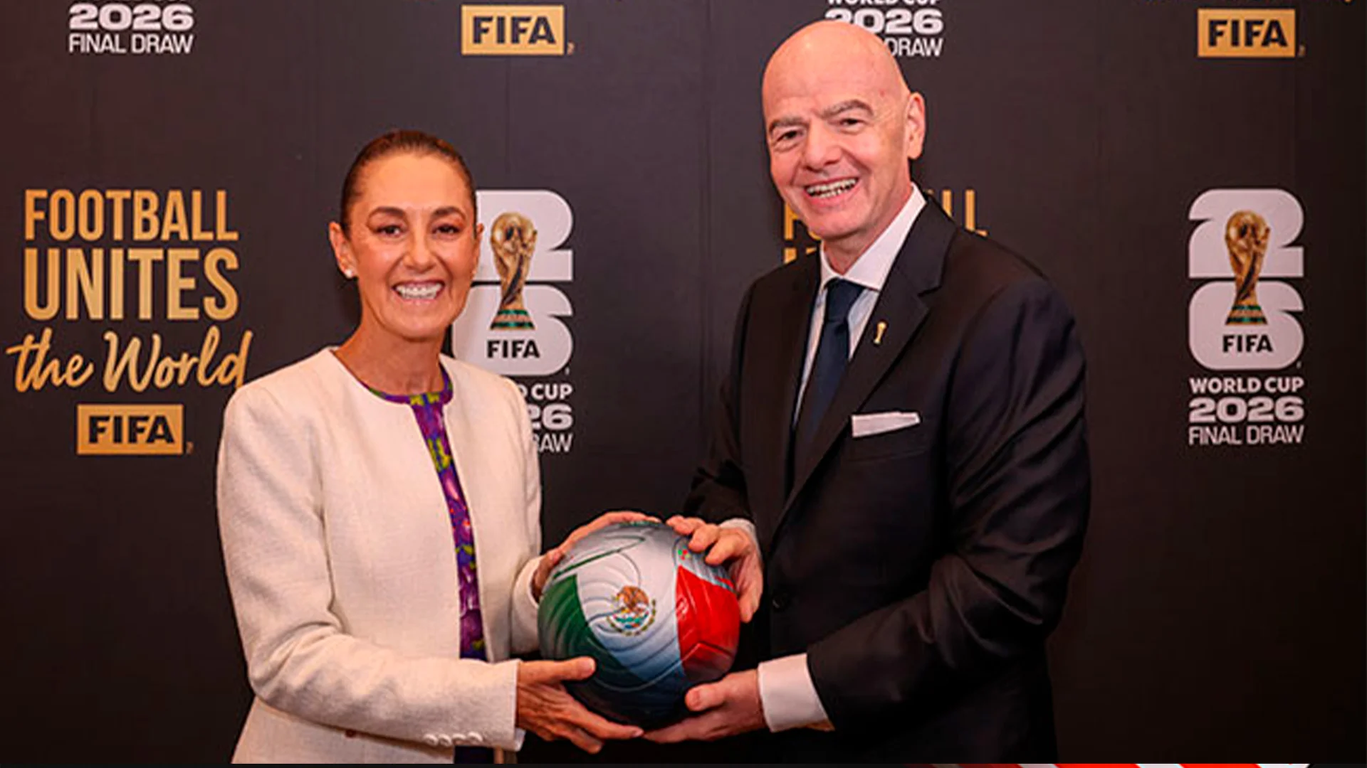 La mandataria acudió en visita relámpago al Centro Kennedy, en Washington D.C.