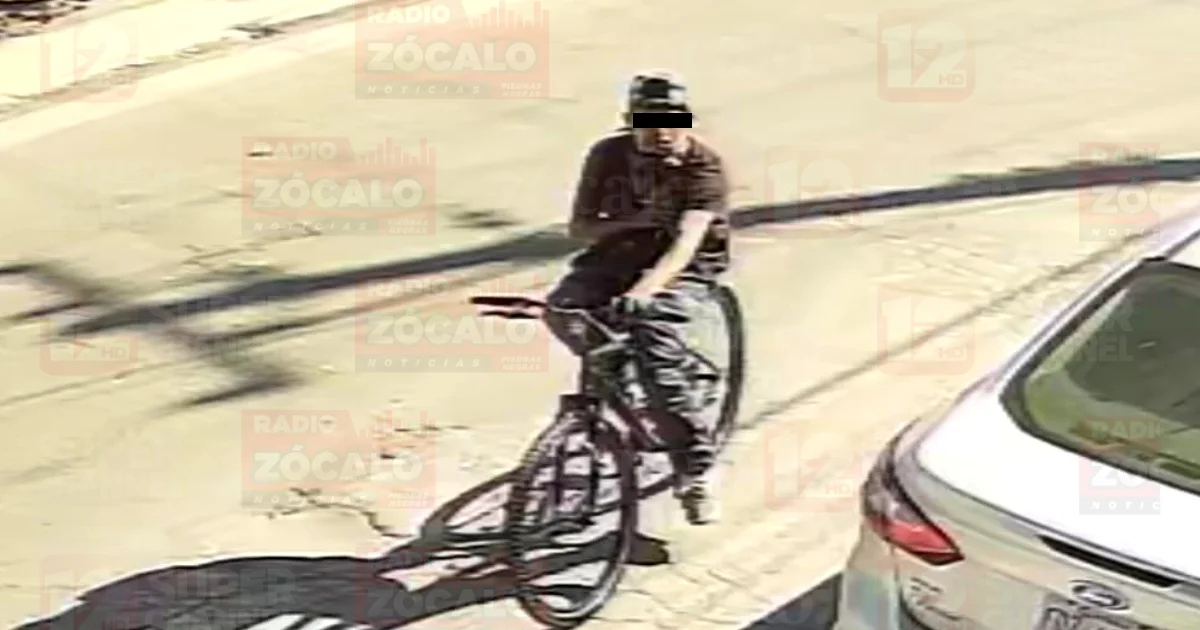 Roba monedero de una camioneta en la colonia Mundo Nuevo