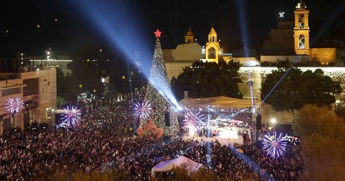Belén enciende su Navidad con esperanza tras dos años de oscuridad por la guerra en Gaza