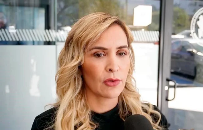 Comparece Adalina Dávalos, ex esposa del Bronco por tema de despojo