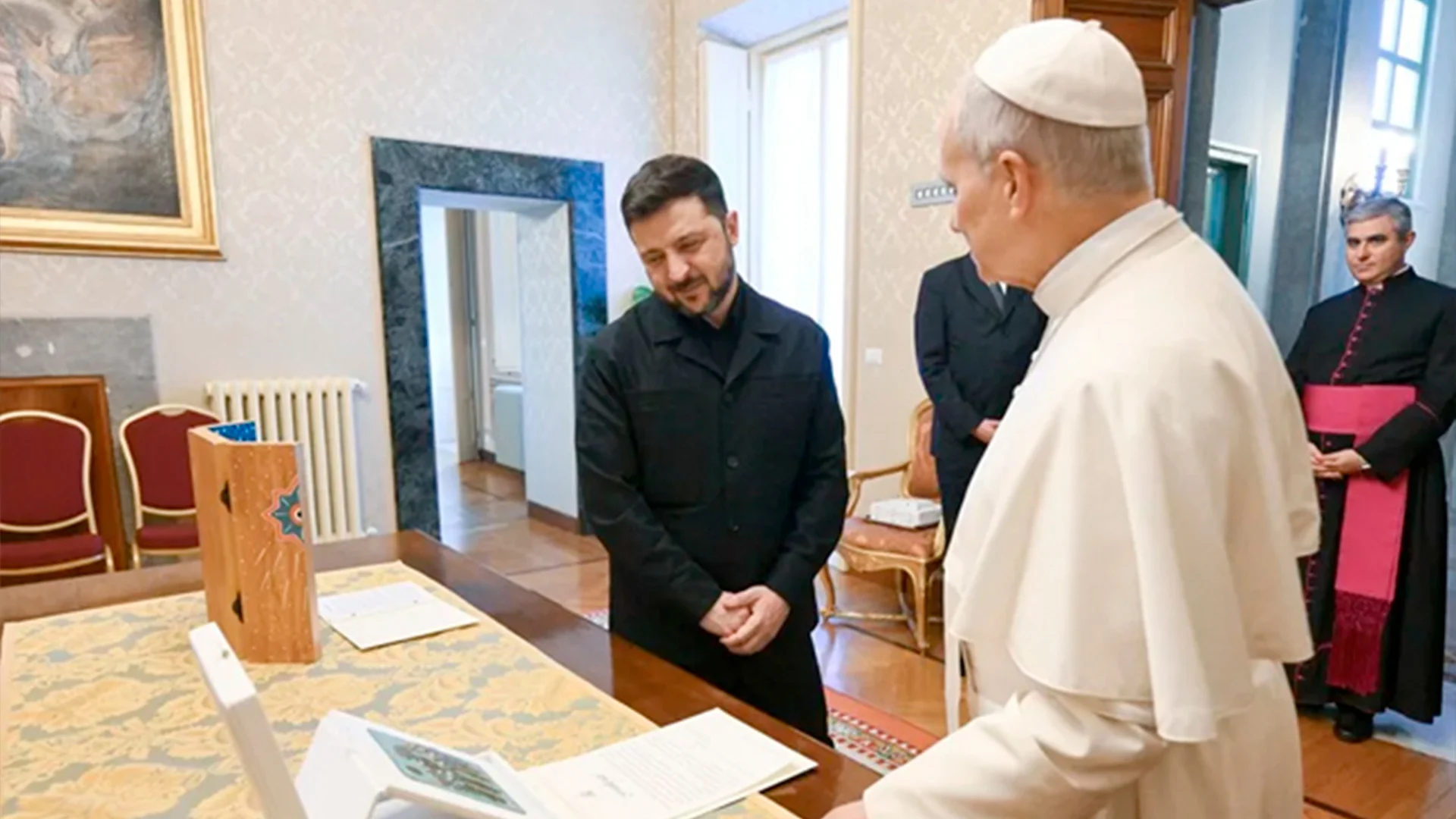 El papa ha urgido en reiteradas ocasiones a lograr un alto el fuego y, en sus últimas declaraciones, celebró los avances en las negociaciones de paz.