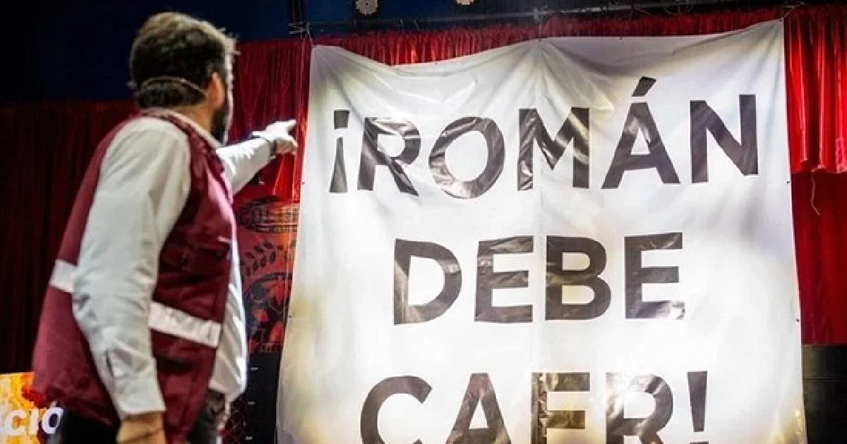 Pide Antonio Attolini firmas para juicio político contra Román; da ultimátum a Congreso de Coahuila