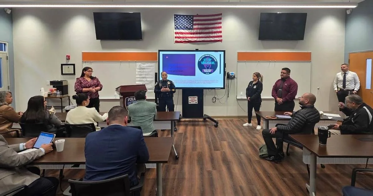 Policía de Eagle Pass presenta labor de la Unidad de Víctimas