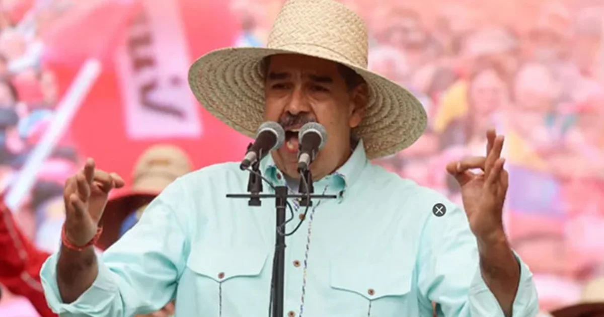 El mandatario venezolano recurrió al inglés para enviar un mensaje a Trump condenando sus "políticas de cambio de régimen".