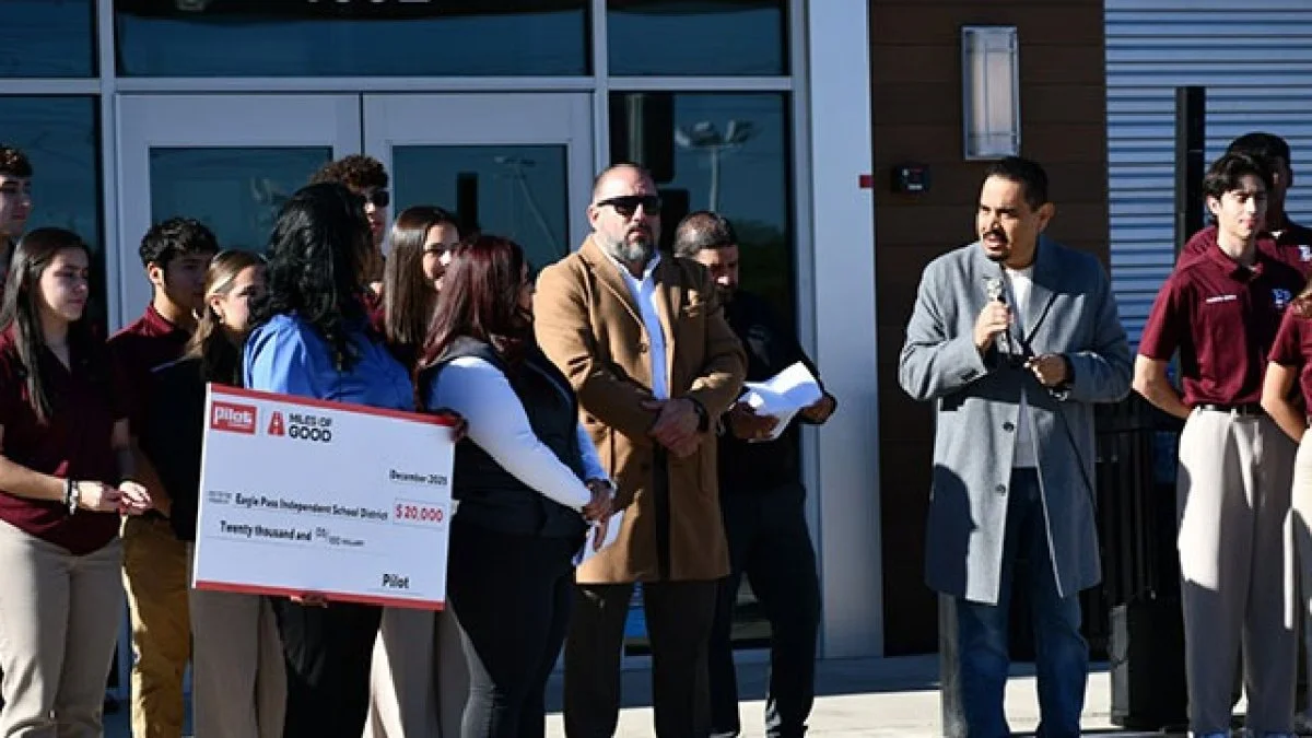 Donan recursos al Distrito Escolar para niños especiales en Eagle Pass