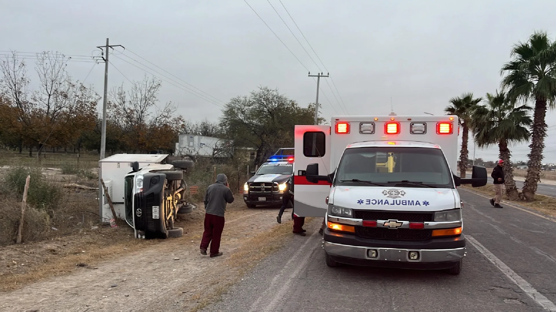 Ambos fueron revisados por paramédicos y no requirieron traslado a un hospital.